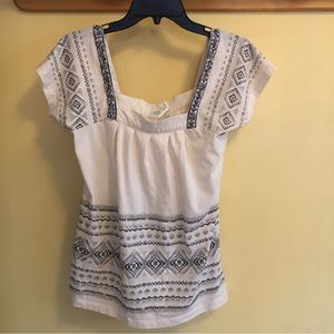 Kimchee Blue top size 1 cream color with grey and black designs